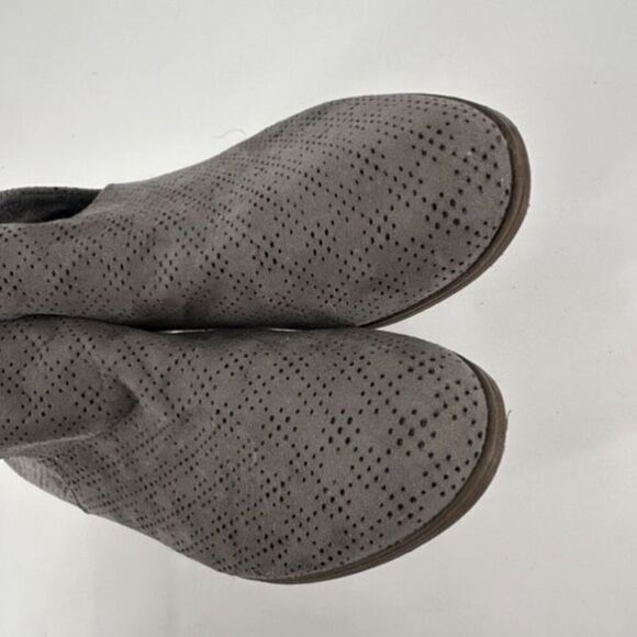 Dr. Scholl’s Gray Faux Suede Ankle Boots Booties Cutout Perforated Size 8M‎ - Picture 4 of 9